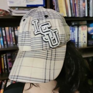 134426 One fot LSU HAT icon on top of the world